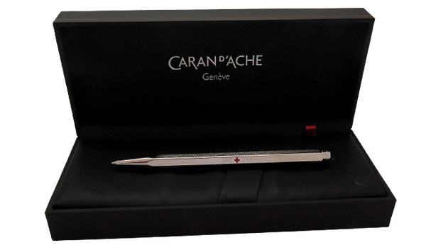 Kugelschreiber Caran d'Ache silber in Geschenkbox